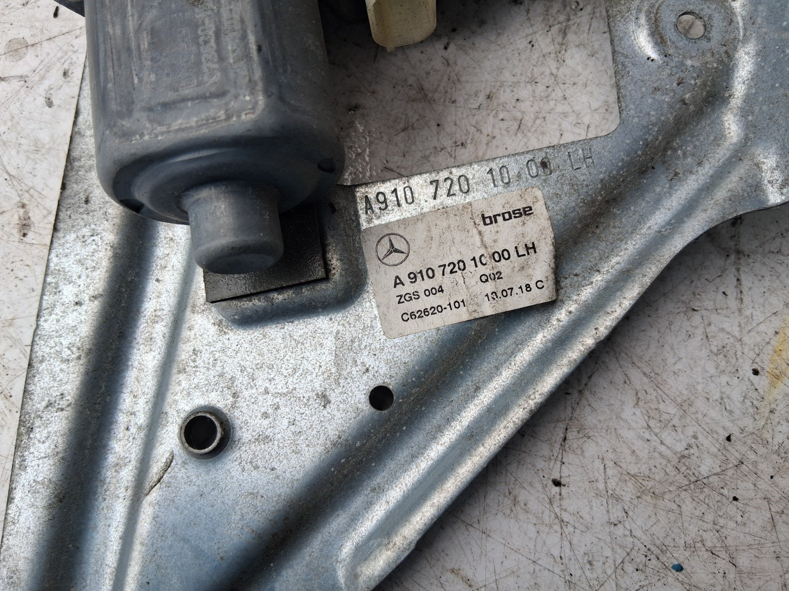 2019 MERCEDES SPRINTER W907 NS PASSENGER SIDE WINDOW MOTOR REGULATOR A9107201000