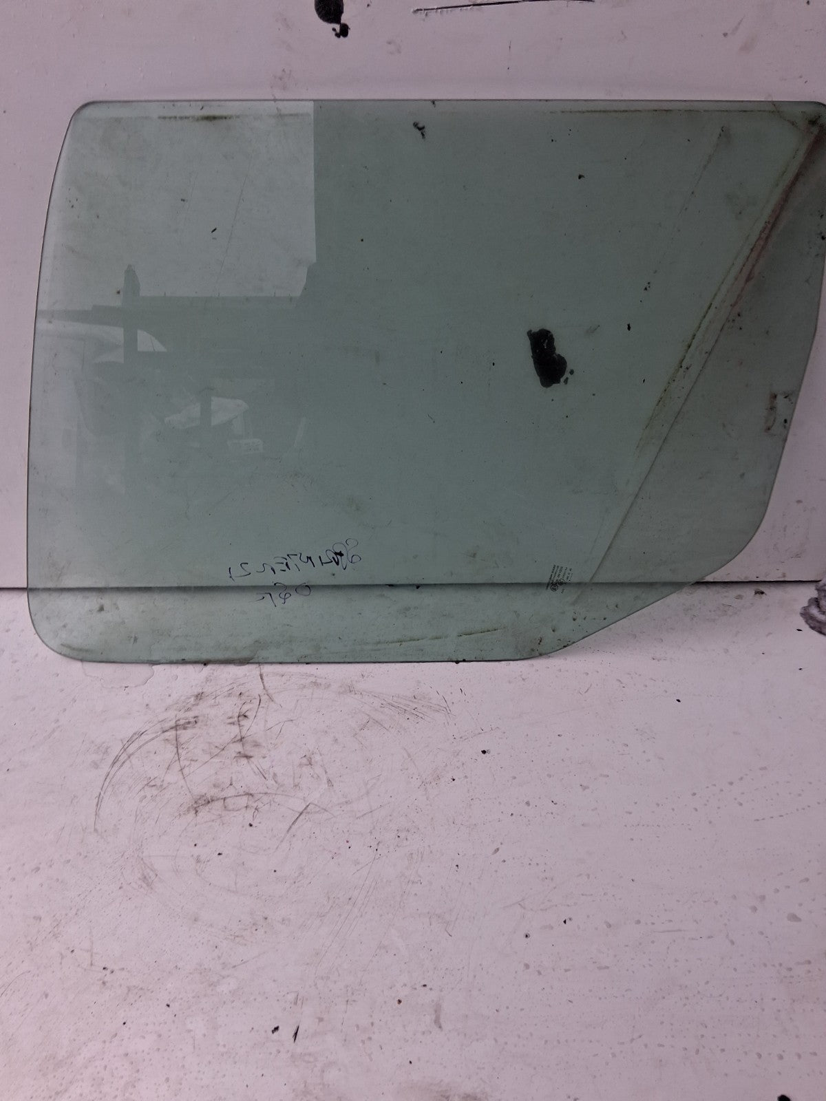 MERCEDES SPRINTER 2021 W907 OSF DRIVER SIDE DOOR WINDOW GLASS 43R001025