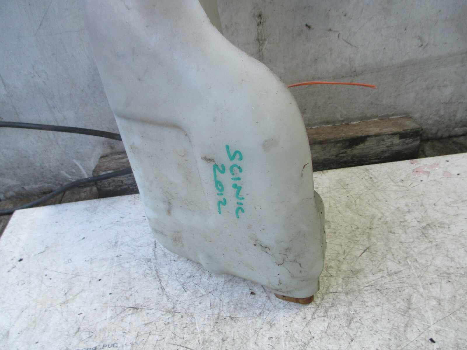 RENAULT SCENIC MK3 2012 FRONT WINDSCREEN WASHER WATER BOTTLE 289100014R