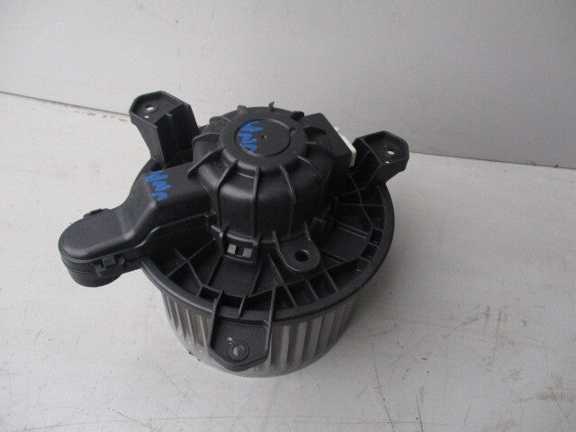 VAUXHALL VIVA 2016 HEATER BLOWER MOTOR FAN 40510751