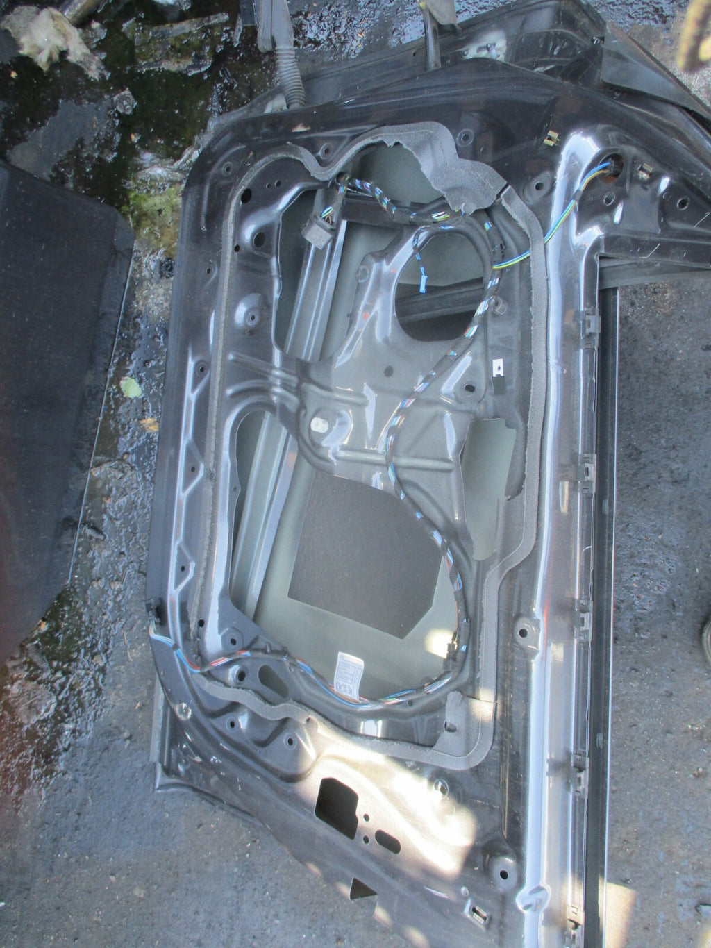BMW 1 SERIES E87 2006 BARE OSF DRIVER SIDE FRONT DOOR SHELL FRAME GREY