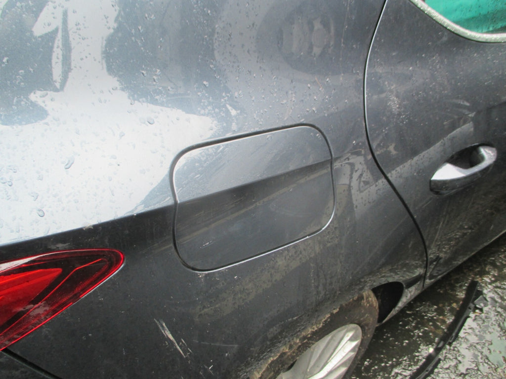 SEAT LEON 2021 MK4 PETROL DIESEL FILLER DOOR FLAP TRIM PLASTIC COVER LS7H GREY