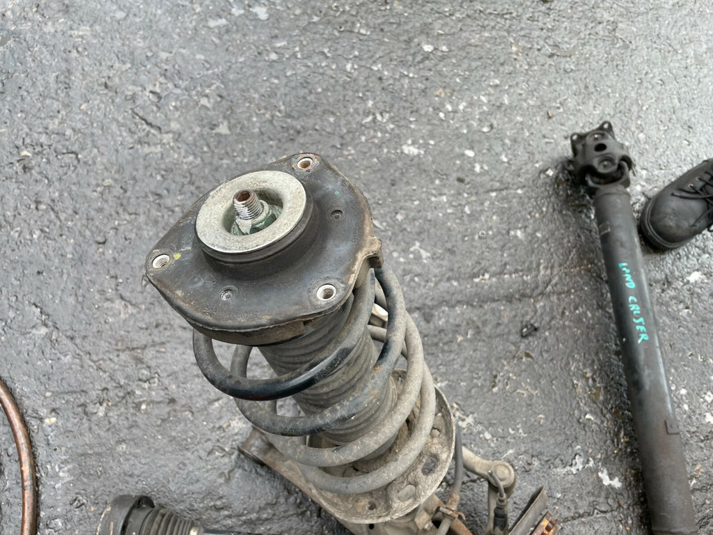 VW VOLKSWAGEN GOLF MK5 2006 1.6 PETROL NSF PASSENGER FRONT LEG HUB SHOCK SPRING
