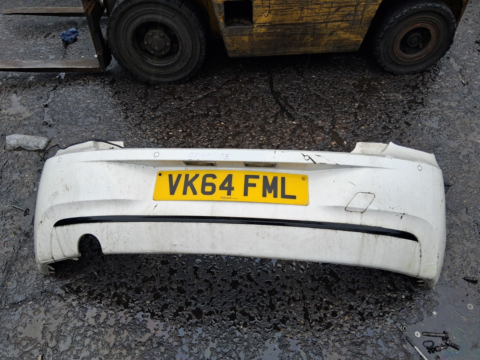 2014 BMW 1 SERIES F20 3 DOOR COMPLETE REAR BUMPER WHITE
