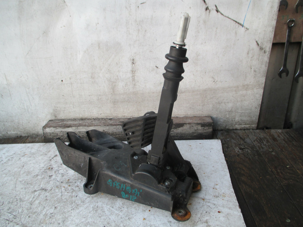 NISSAN QASHQAI J11 2018 1.5 DIESEL 6 SPEED GEARSTICK GEARSHIFTER