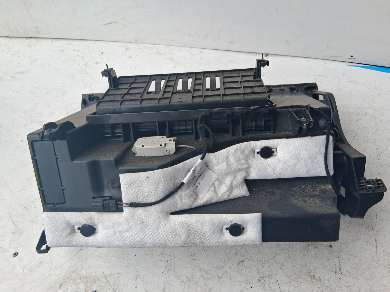 2020 MERCEDES A CLASS W177 DASHBOARD GLOVE BOX STORAGE COMPARTMENT 3406918