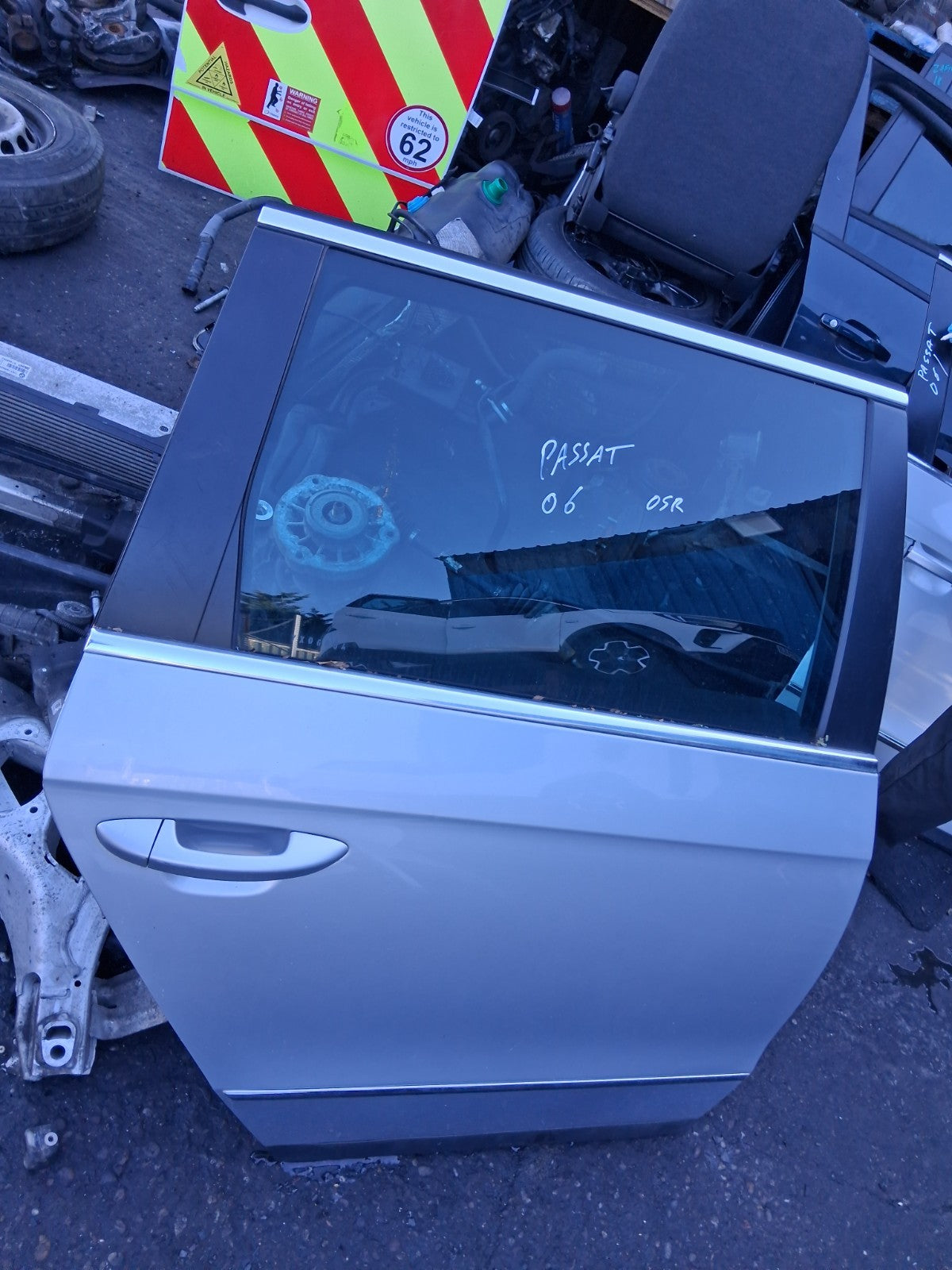 2006 VOLKSWAGEN PASSAT B6 ESTATE OSR DRIVER SIDE REAR RIGHT COMPLETE DOOR SILVER