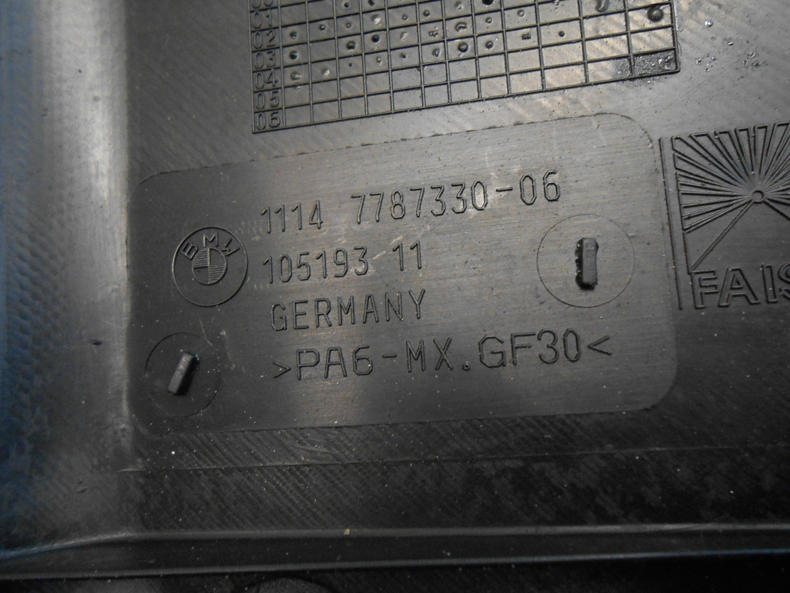 BMW 3 SERIES E46 2004 320d TOP PLASTIC ENGINE COVER 7787330-06
