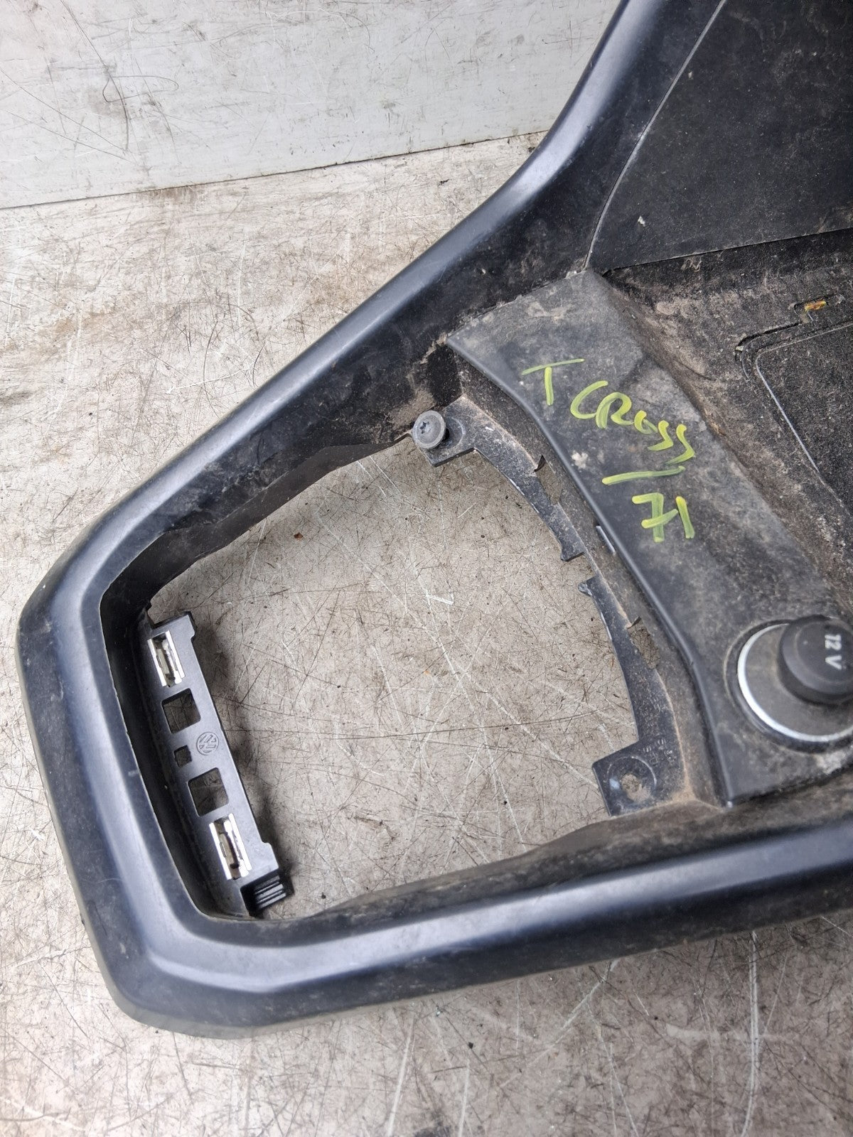 2021 VW VOLKSWAGEN T CROSS GEAR LEVER CENTRE CONTROL CONSOLE 2GM857925