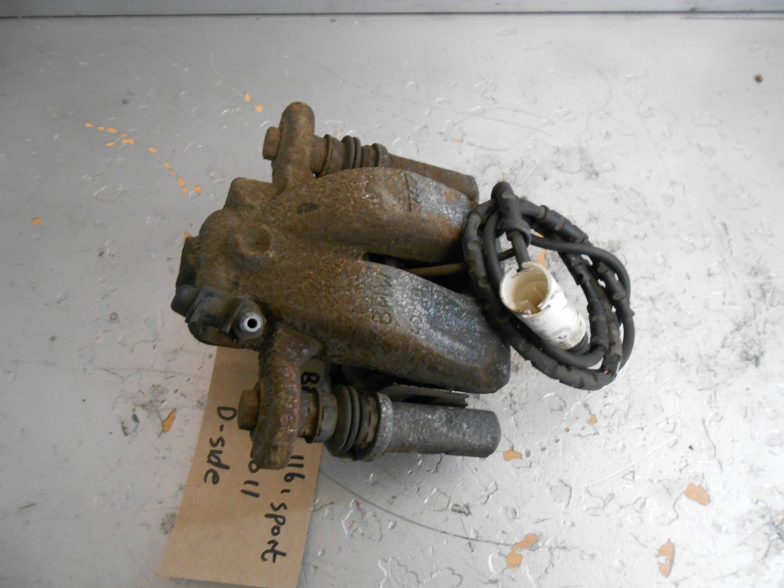 BMW 1 SERIES E87 116I 2.0 SPORT OSF DRIVER SIDE FRONT BRAKE CALIPER & CARRIER