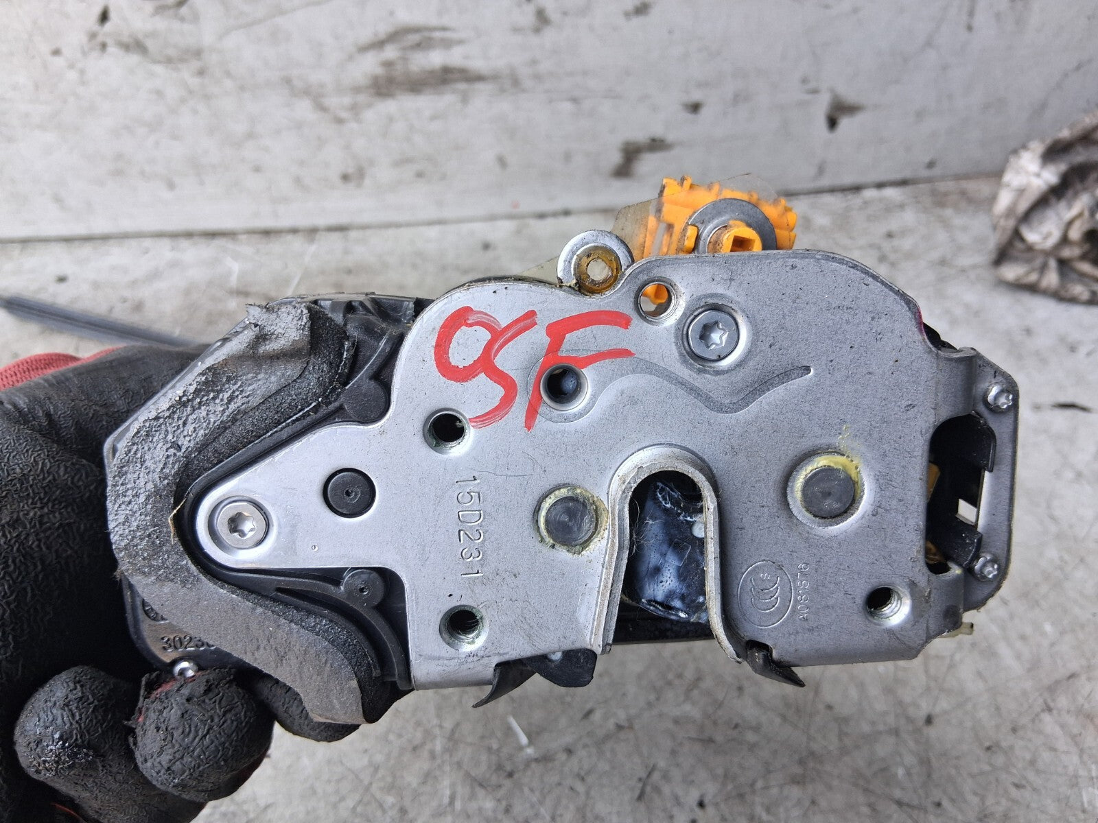 VAUXHALL ZAFIRA C 2016 OSF DRIVER SIDE FRONT DOOR LOCK MECHANISM 3023881
