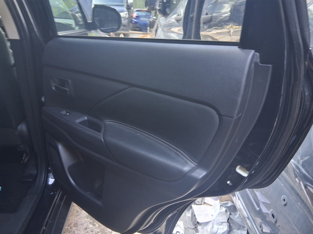 2018 MITSUBISHI OUTLANDER MK3 OSR DRIVER SIDE REAR LEATHER DOOR CARD PANEL