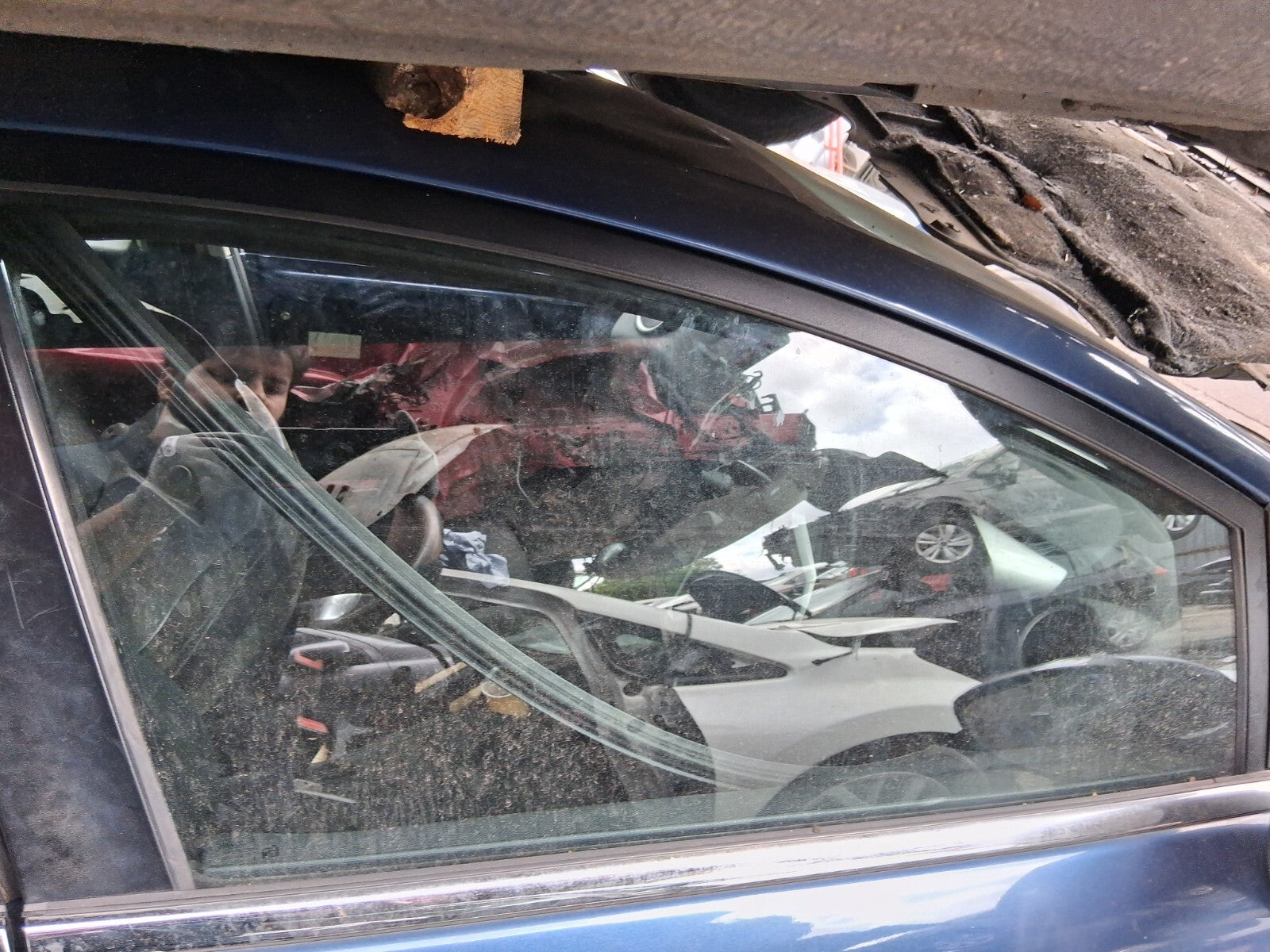 2010 FORD FIESTA MK7 OSF DRIVER SIDE FRONT RIGHT COMPLETE DOOR OCEAN BLUE