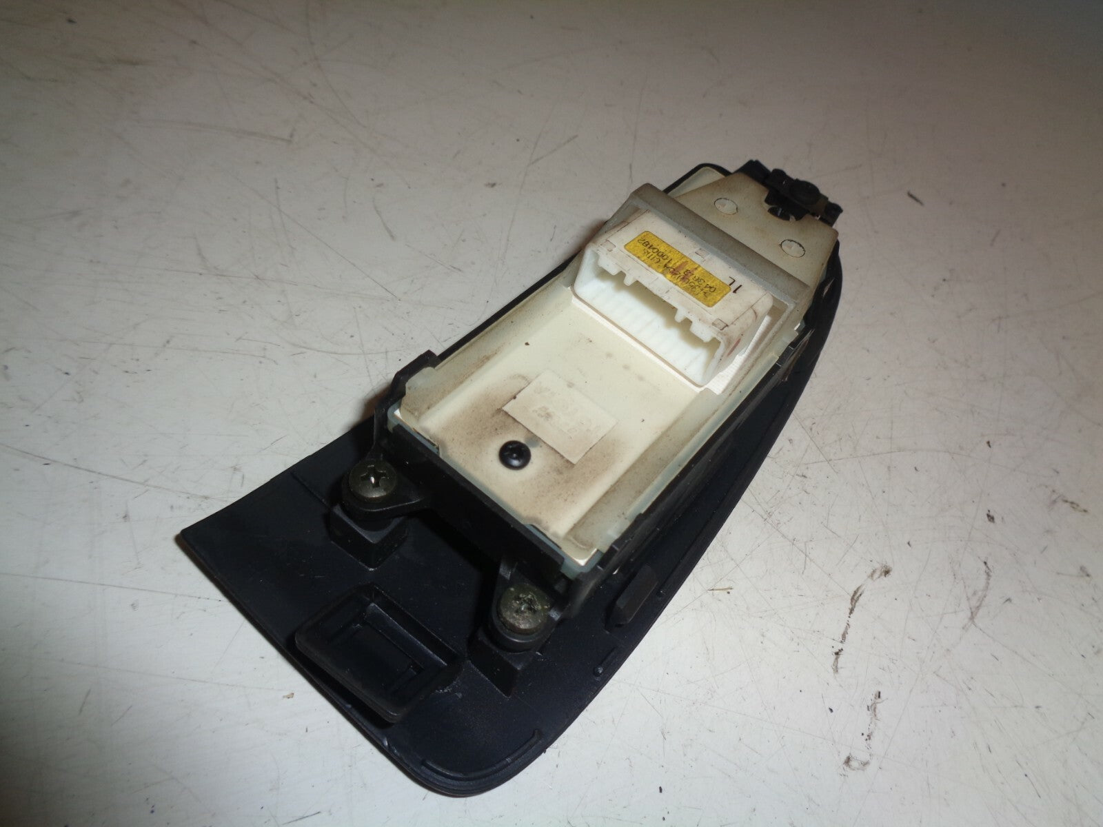TOYOTA AVENSIS 2004 HATCHBACK OSF DRIVER SIDE FRONT WINDOW AUTO SWITCH