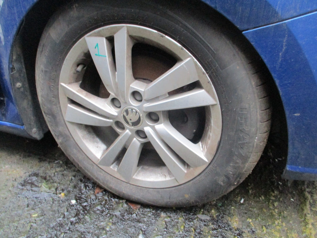 2019 SKODA FABIA MK3 NJ 15 INCH ALLOY WHEEL WITH TYRE 185/60R15 REF 1