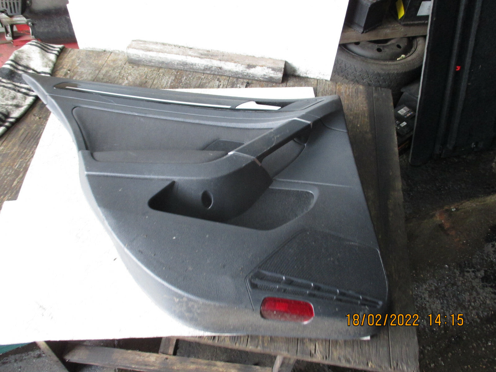 VW VOLKSWAGEN GOLF MK7 2018 NSR PASSENGER SIDE REAR PLASTIC DOOR CARD PANEL