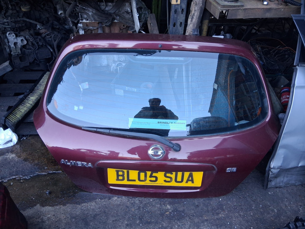 2005 NISSAN ALMERA MK2 REAR COMPLETE TAILGATE BOOTLID RED