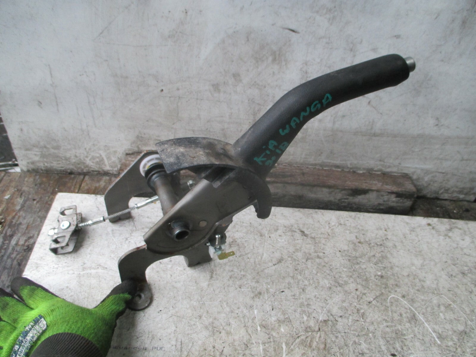 KIA VENGA 2018 MANUAL PARKING HANDBRAKE LEVER MECHANISM