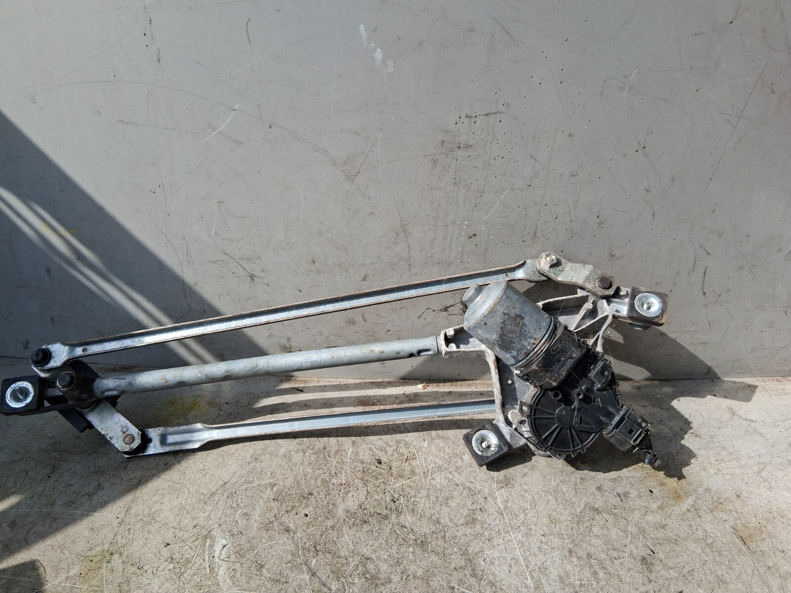 FORD MONDEO MK4 2008 FRONT WINDSCREEN WIPER MOTOR & LINKAGE 7S711750