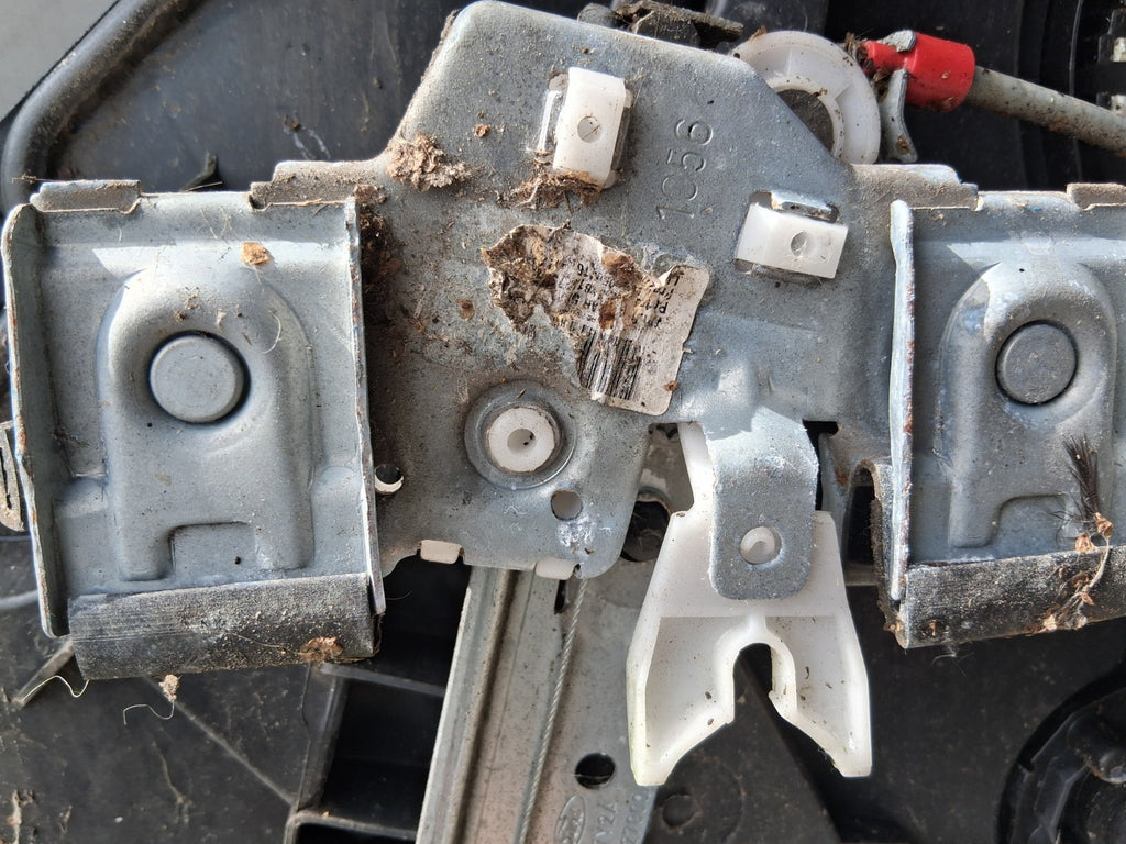 FORD FIESTA MK7 NSR PASSENGER SIDE REAR LEFT DOOR WINDOW REGULATOR