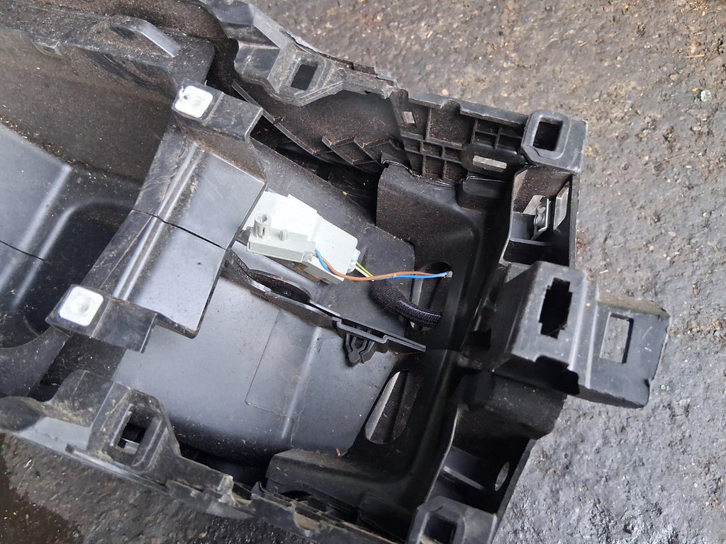 2023 VOLKSWAGEN T CROSS CENTRE REAR AIR VENTS USB SOCKET PORT TRIM 9822259280