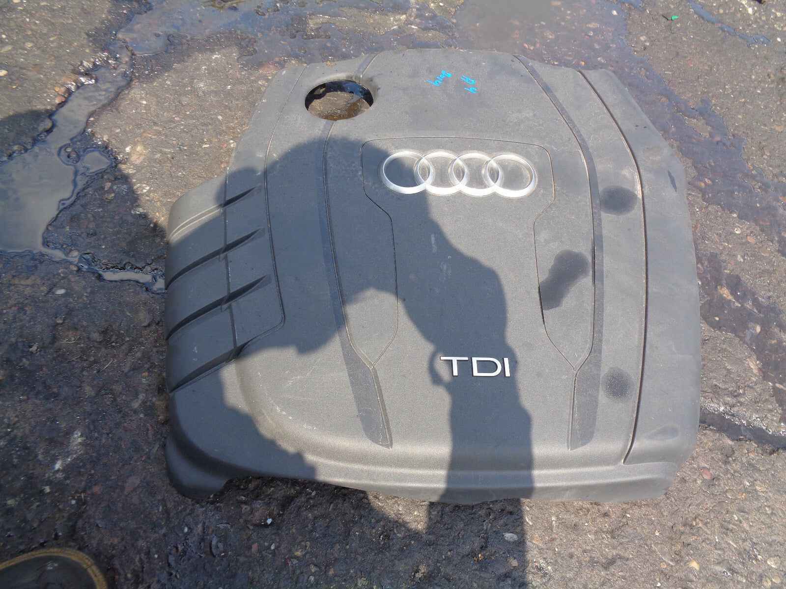 AUDI A4 B8 2014 2.0 TDI DIESEL ENGINE COVER 03L103925AB