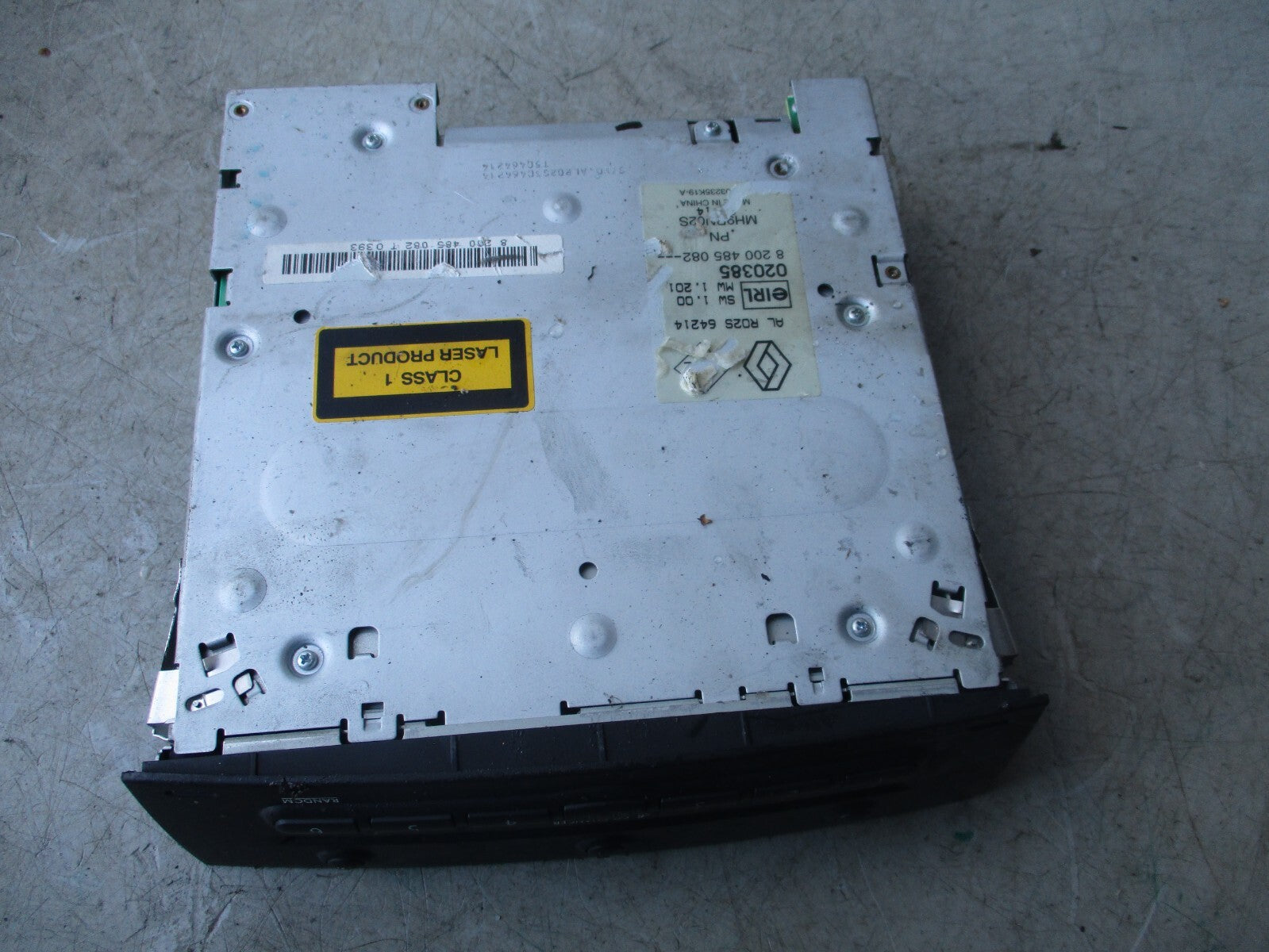 2005 RENAULT MEGANE MK2 CD PLAYER CHANGER MULTI DISC 8200485082