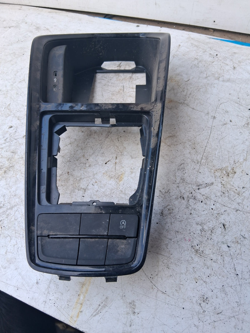 2021 SKODA SCALA GEARSTICK SURROUND TRIM PANEL 656863212A