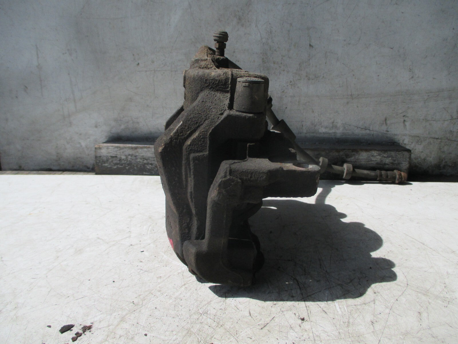 FORD MONDEO 1.8 2010 OSF DRIVER SIDE COMPLETE BRAKE CALIPER