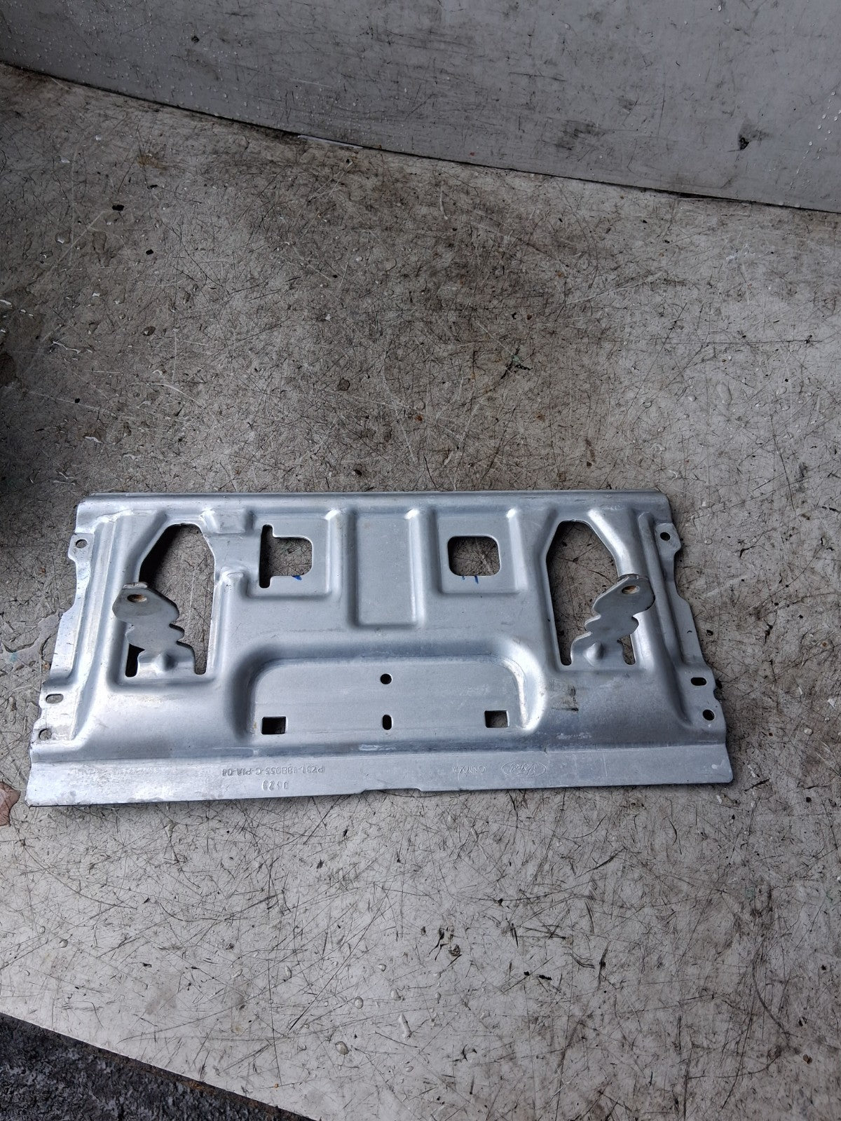 2024 FORD TRANSIT DISPLAY SCREEN TRIM METAL FRAME PZ3118B955CPIA04