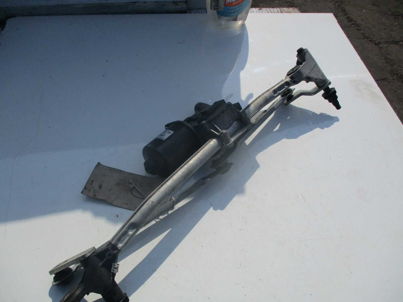 BMW 1 SERIES E87 2004-2007 FRONT WIPER MOTOR AND MECHANISM 7 193 037 01