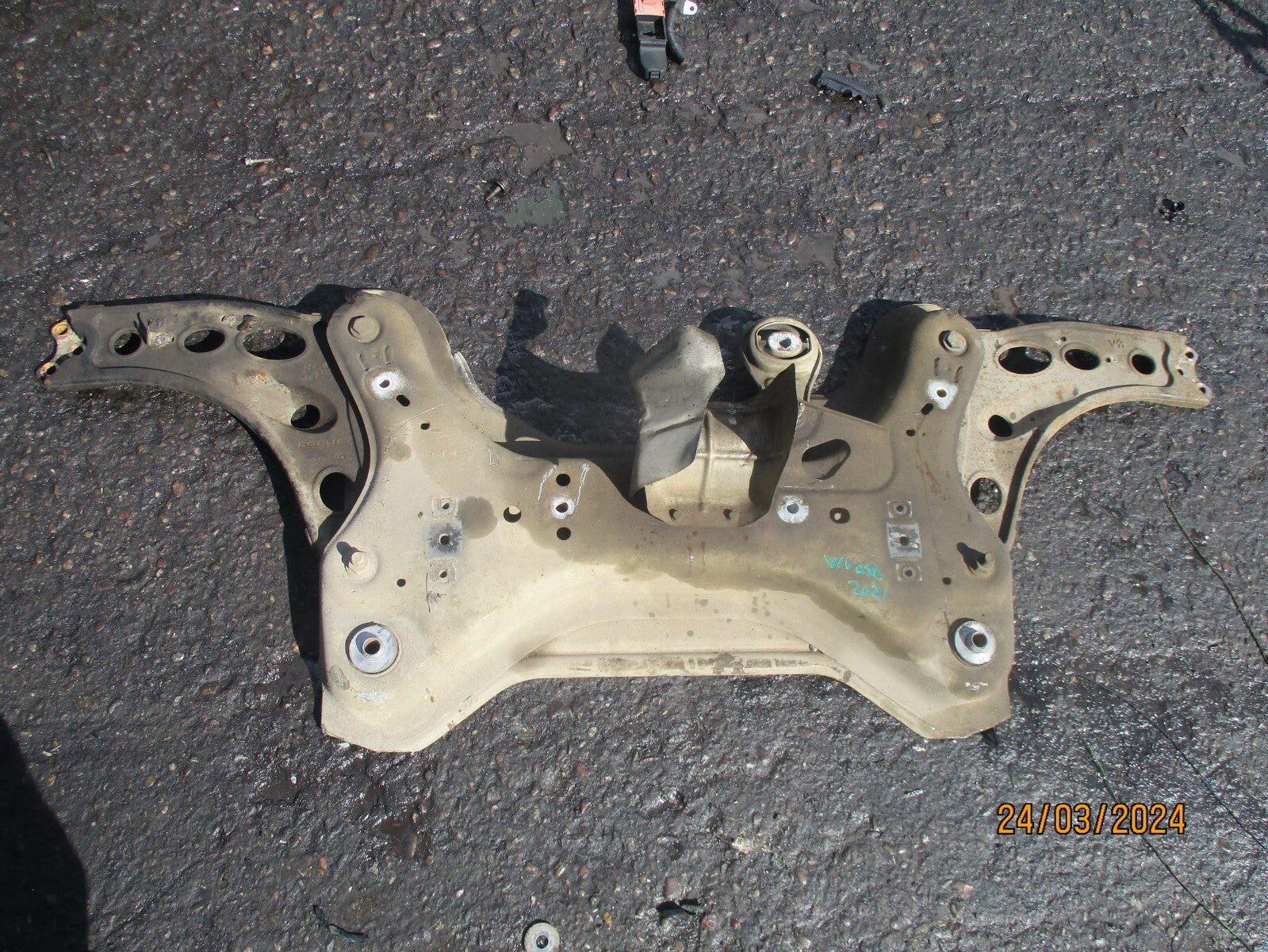 VAUXHALL VIVARO MK2 X82 2017 1.6 DIESEL FRONT SUBFRAME 93459571 544016605R