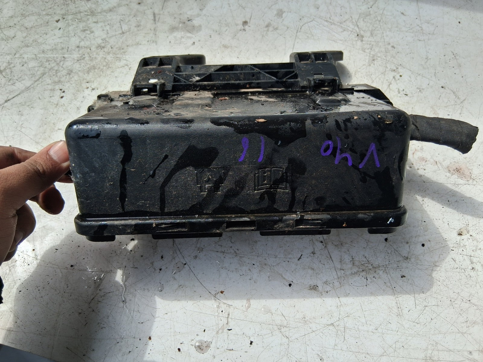 2016 VOLVO V40 1.6 DIESEL FUSE BOX RELAY ASSEMBLY