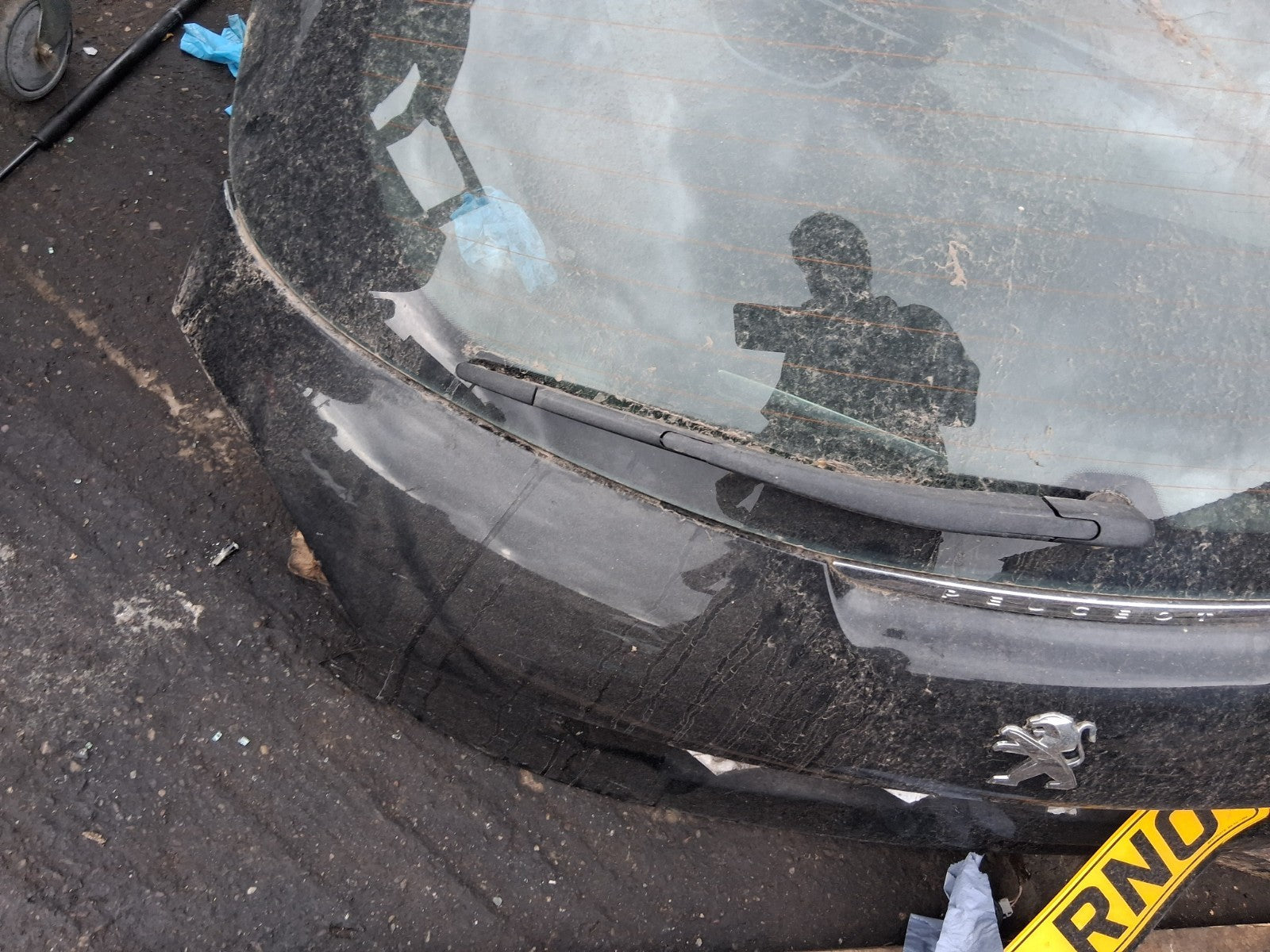 2014 PEUGEOT 208 COMPLETE REAR BOOTLID TAILGATE PEARL BLACK KTV