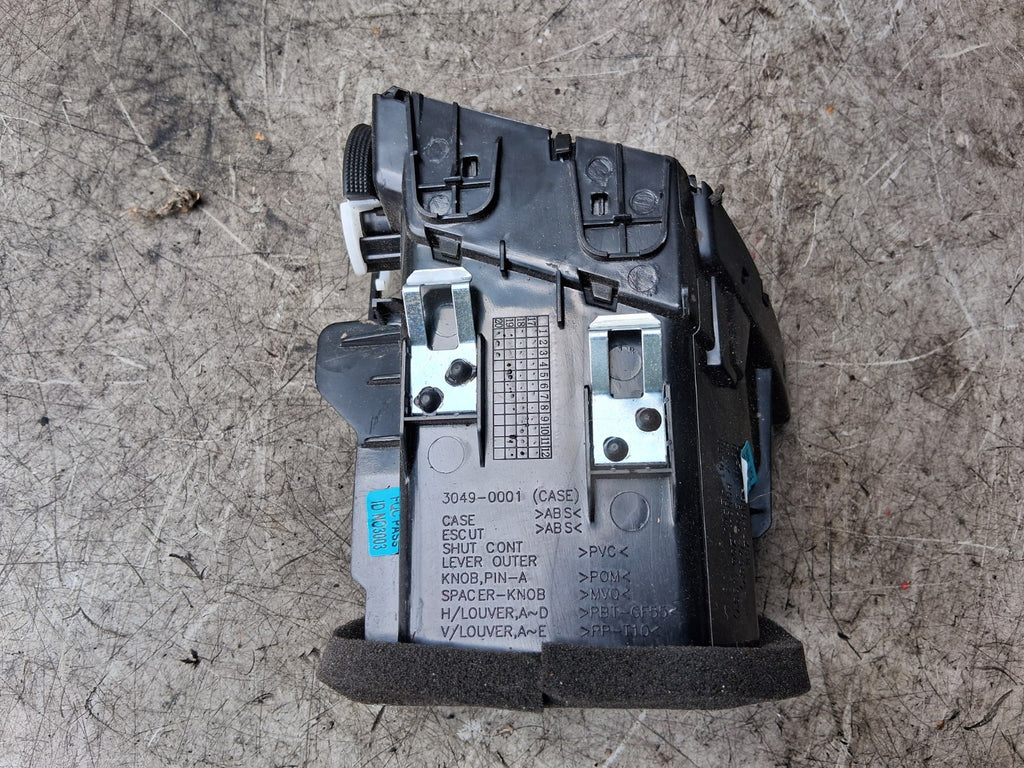 2020 NISSAN QASHQAI J11 MK2 NSF PASSENGER SIDE FRONT LEFT AIR VENT 68761HV50B