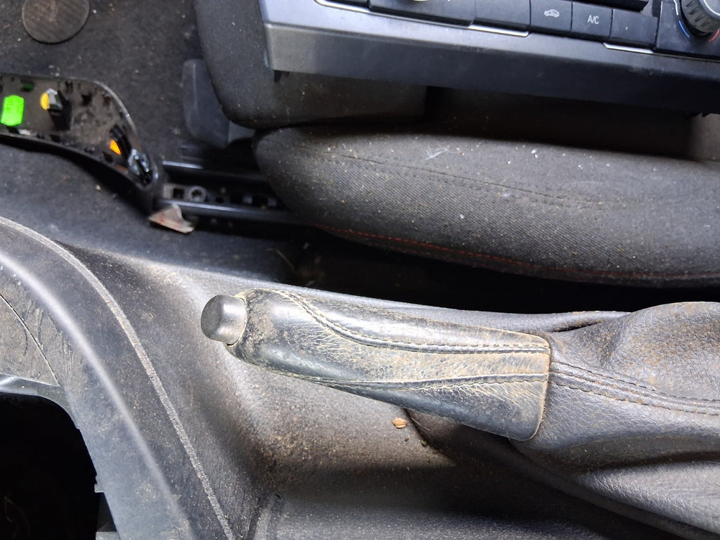 2014 BMW 1 SERIES F20 3 DOOR MANUAL HANDBRAKE PARKING BRAKE LEVER MECHANISM