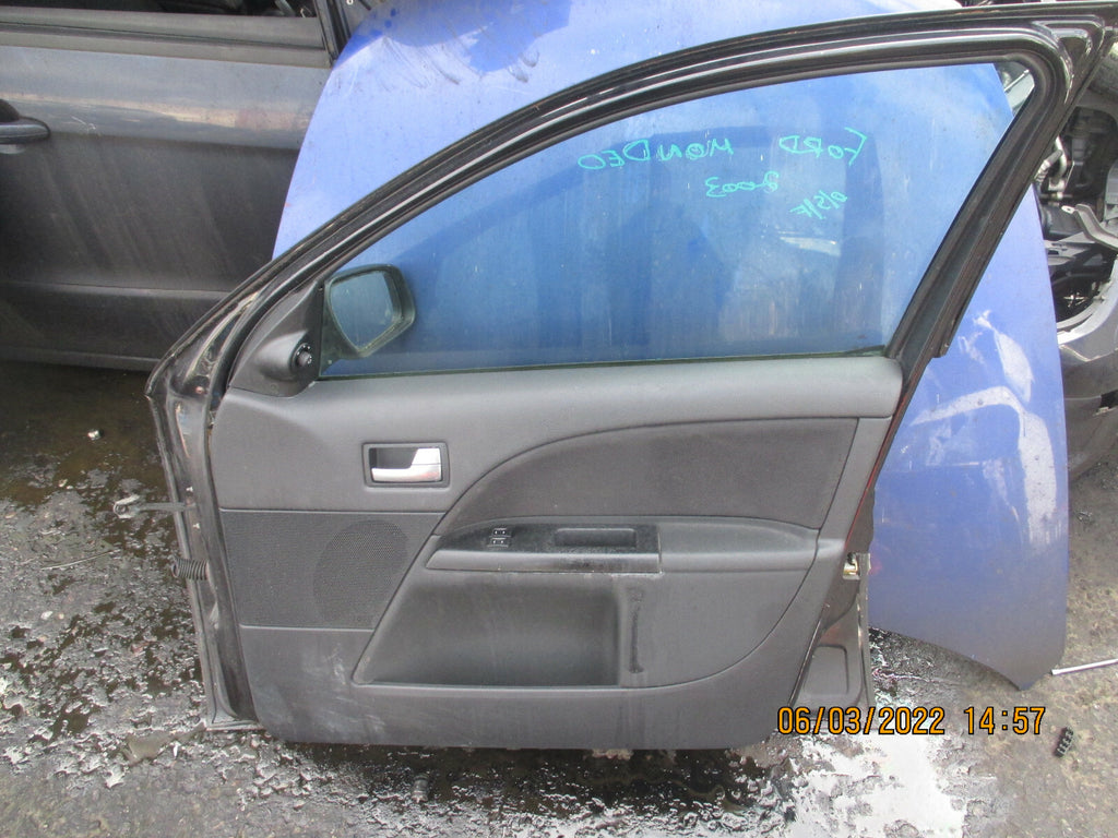 FORD MONDEO 2003 MK3 OSF FRONT DRIVER SIDE COMPLETE DOOR BLACK