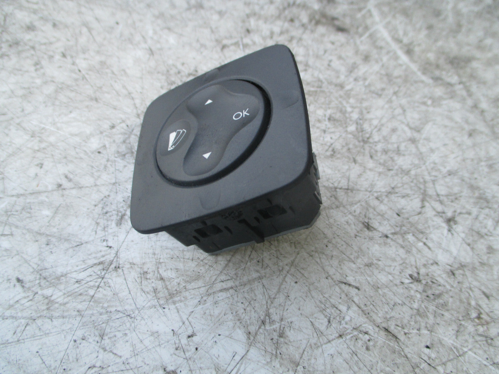 RENAULT SCENIC MK3 2012 ON BOARD COMPUTER CONTROL SWITCH 283950001R