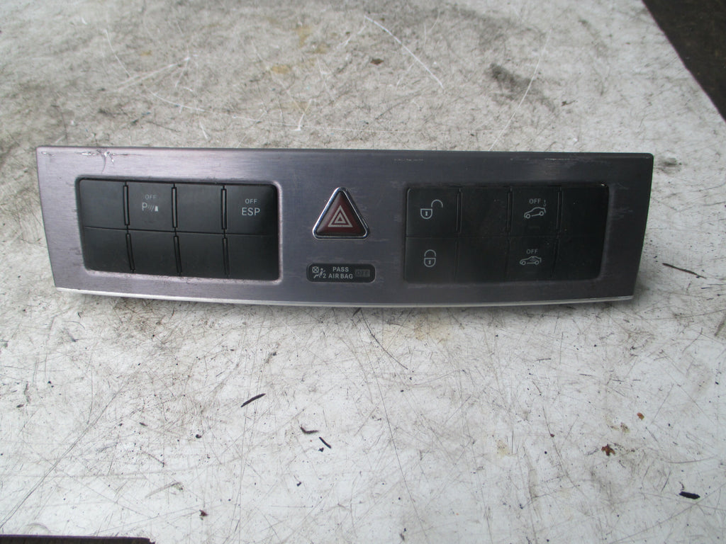 MERCEDES CLC CLASS W203 2010 HAZARD SWITCH UNIT 2038700151
