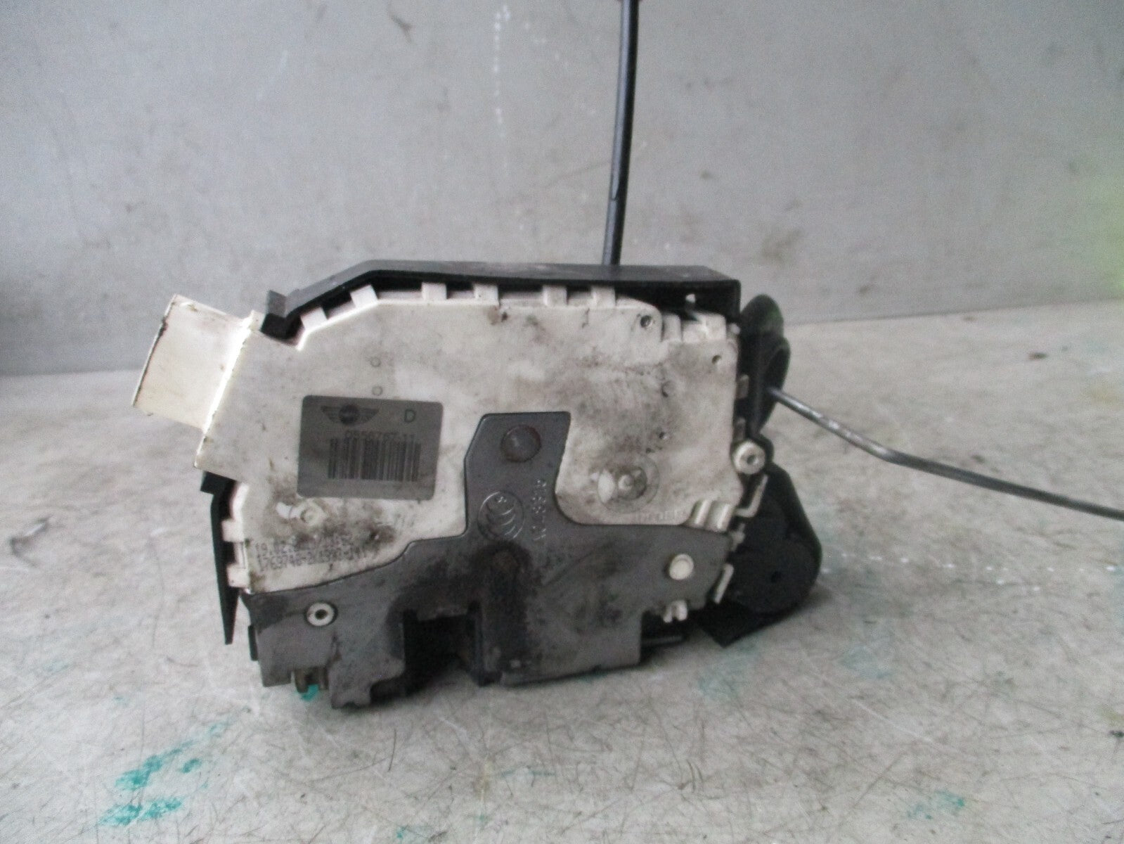 2010 MINI COOPER REAR DOOR LOCK MECHANISM A04831