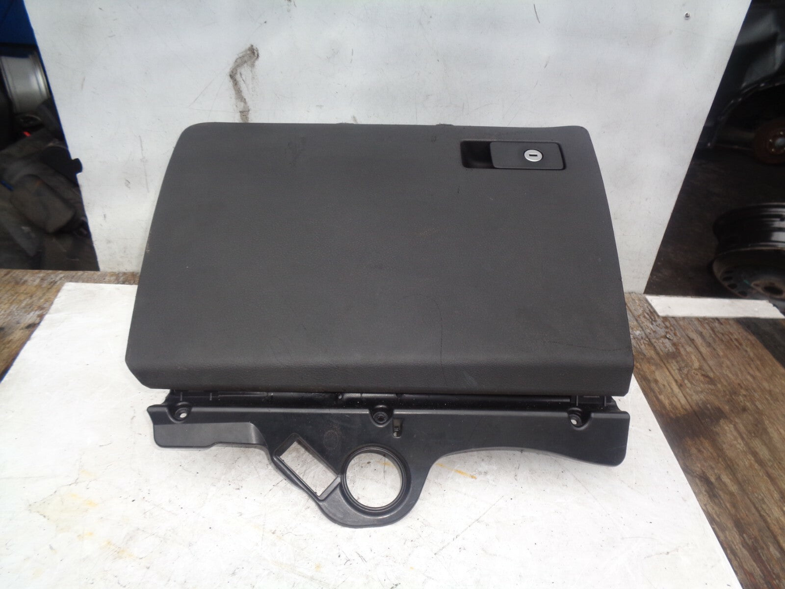 VW VOLKSWAGEN PASSAT B6 2007 PASSENGER SIDE STORAGE COMPARTMENT 3C2857114