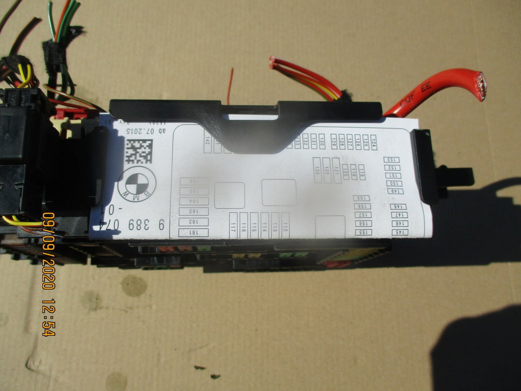 BMW 1 SERIES 116D DIESEL F20 F21 2018 REAR BACK FUSE BOX FUSEBOX 9389070 01