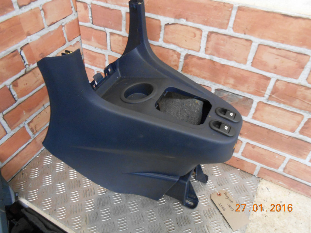 PEUGEOT 1007 2005 CENTRE CONSOLE GEARSTICK SURROUND WITH WINDOW SWITCHES 12V