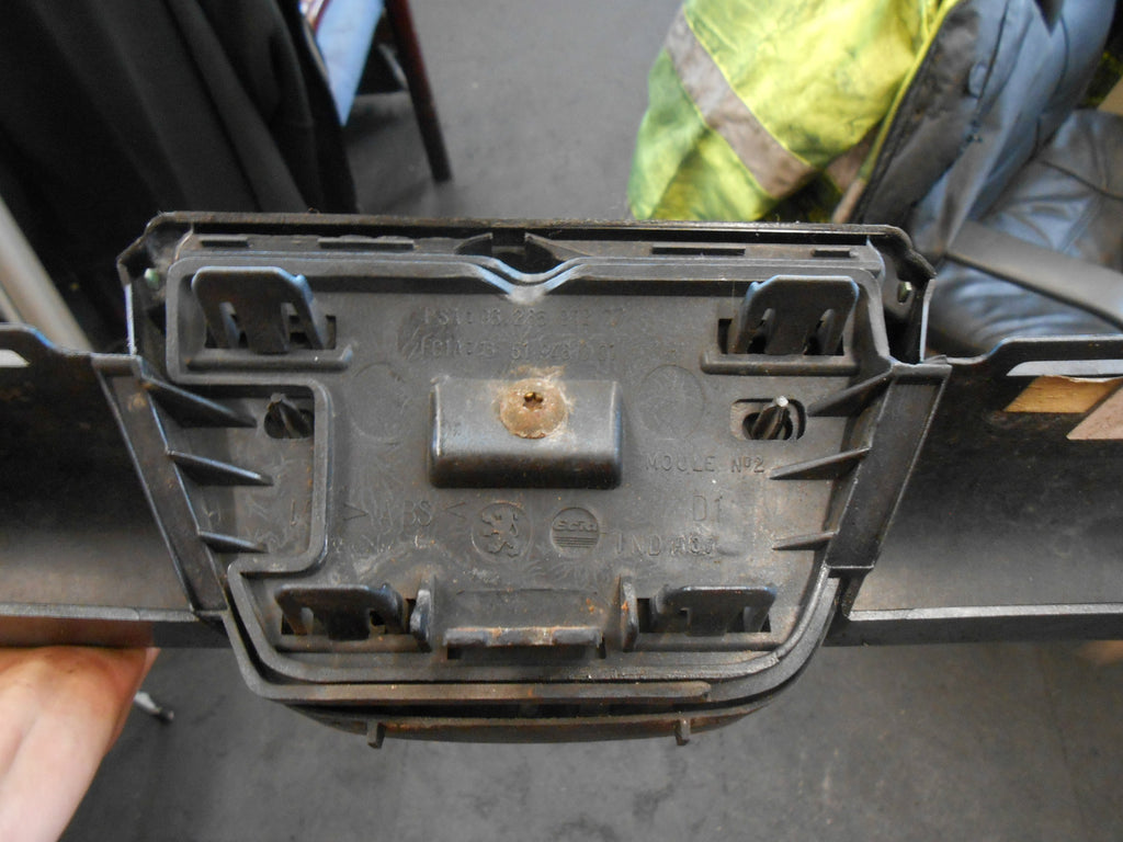 PEUGEOT 206 2003 FRONT UPPER BUMPER GRILL GRILLE LIGHT BLUE 9628691277