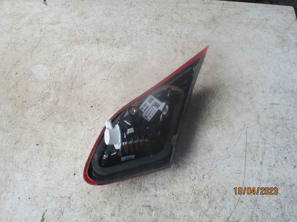 VAUXHALL CORSA E 2018 NSR PASSENGERS INNER TAILGATE REAR BRAKE LIGHT 39012631