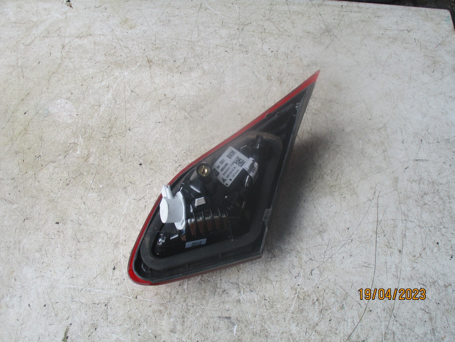 VAUXHALL CORSA E 2018 NSR PASSENGERS INNER TAILGATE REAR BRAKE LIGHT 39012631
