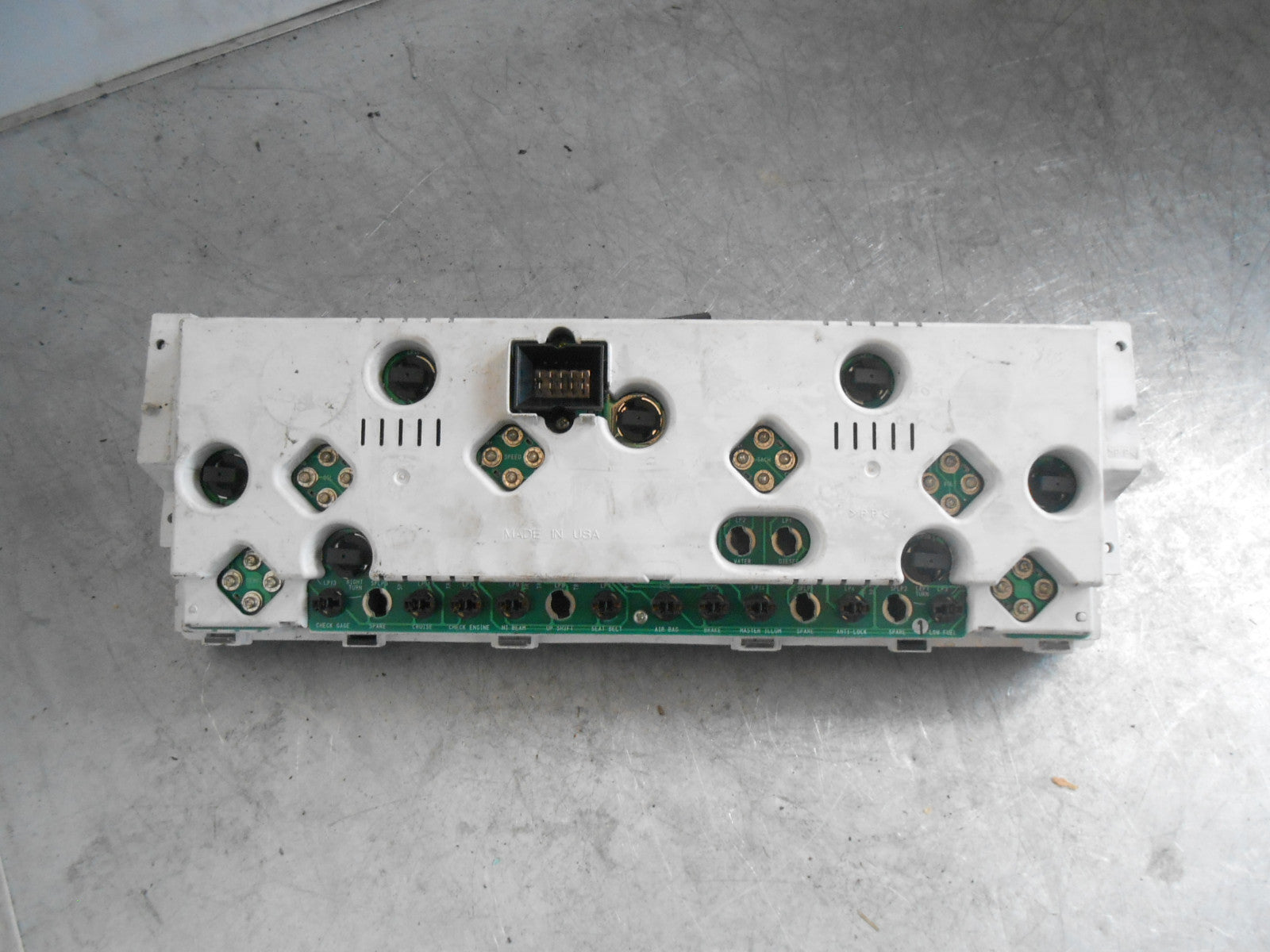 JEEP CHEROKEE ZJ (MK2) 1998 4.0 (M2ZJ) CLOCKS SPEEDO INSTRUMANT CLUSTER 56037250
