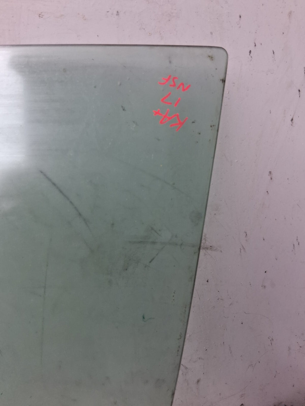 FORD KA+ PLUS 2017 NSF PASSENGER SIDE FRONT LEFT WINDOW GLASS 43R011582
