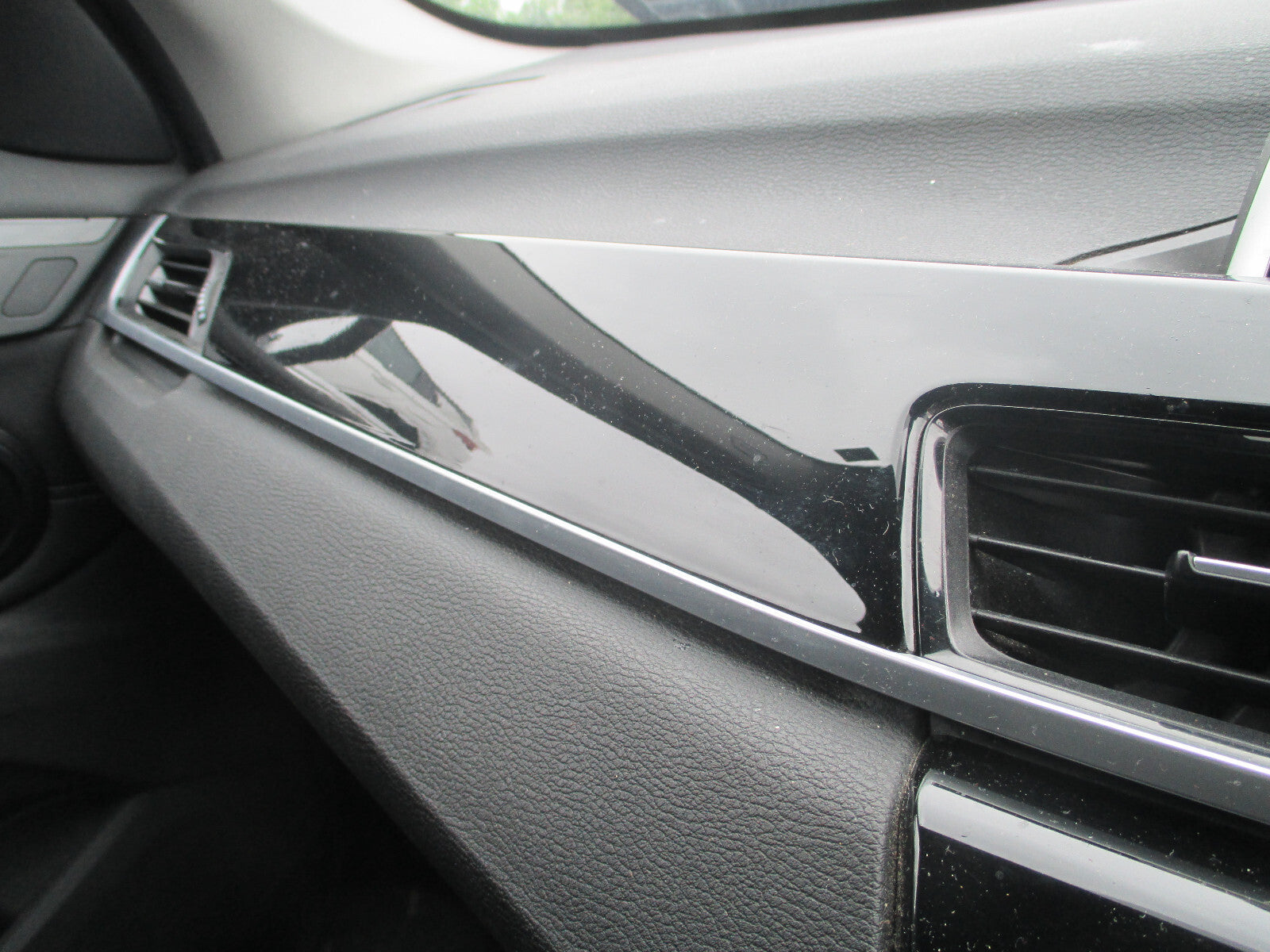 BMW X1 2018 F48 X DRIVE INTERIOR DASHBOARD MOULDING TRIM & VENTS PIANO BLACK