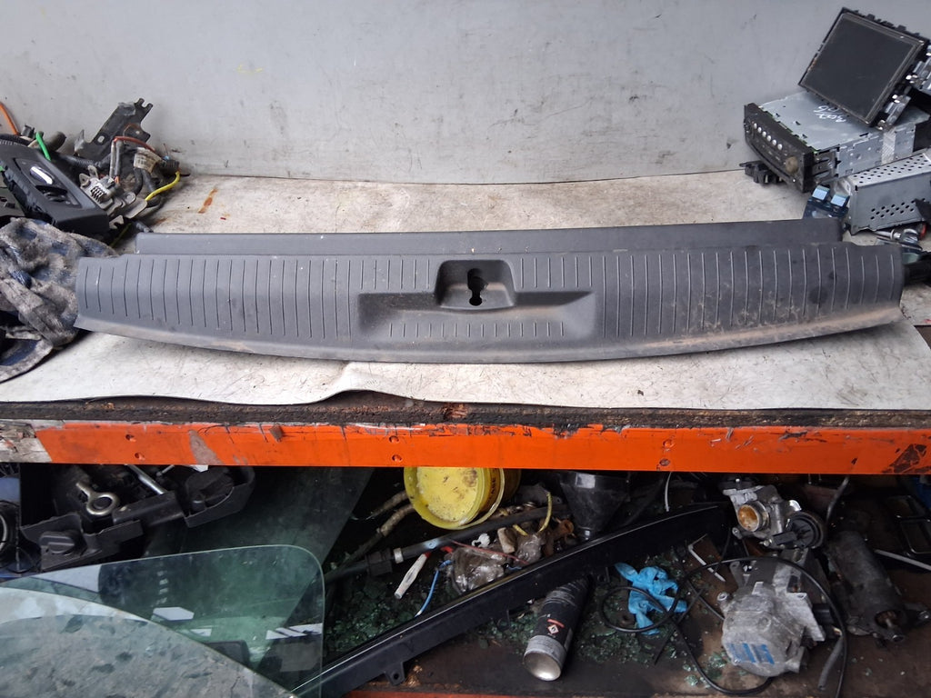 2023 VAUXHALL ASTRA L REAR TAILGATE BOOTLID SILL COVER PROTECTION 98422760ZD
